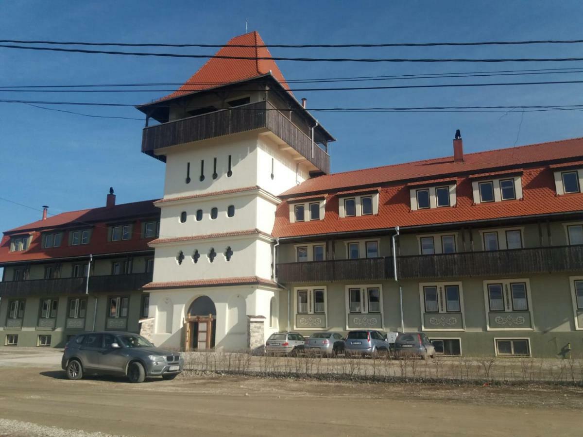 Kastel Transylvania Brasov Luaran gambar