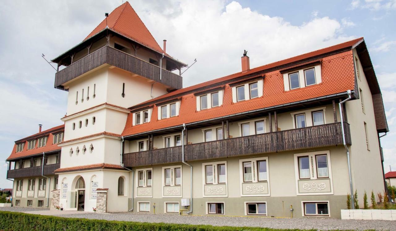 Kastel Transylvania Brasov Luaran gambar
